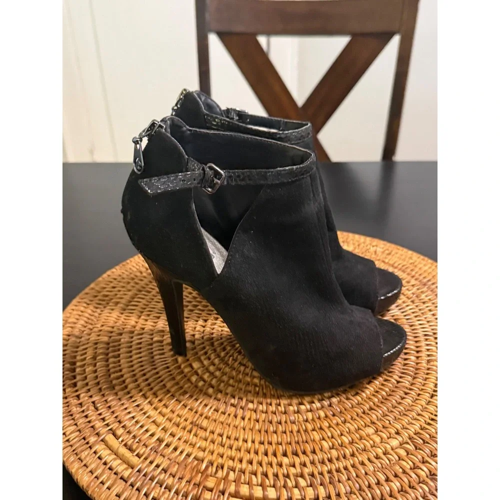 G by GUESS Colsen Black Peep Toe Booties Snakeskin Heel GGCOLSEN-C  7.5M